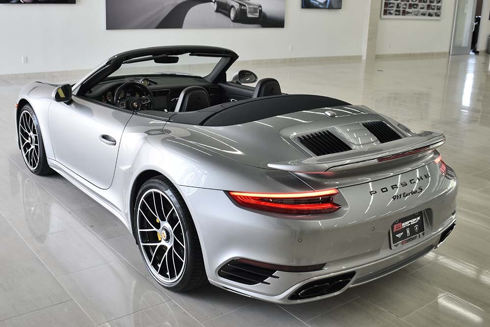 2017 Porsche 911 Image 2