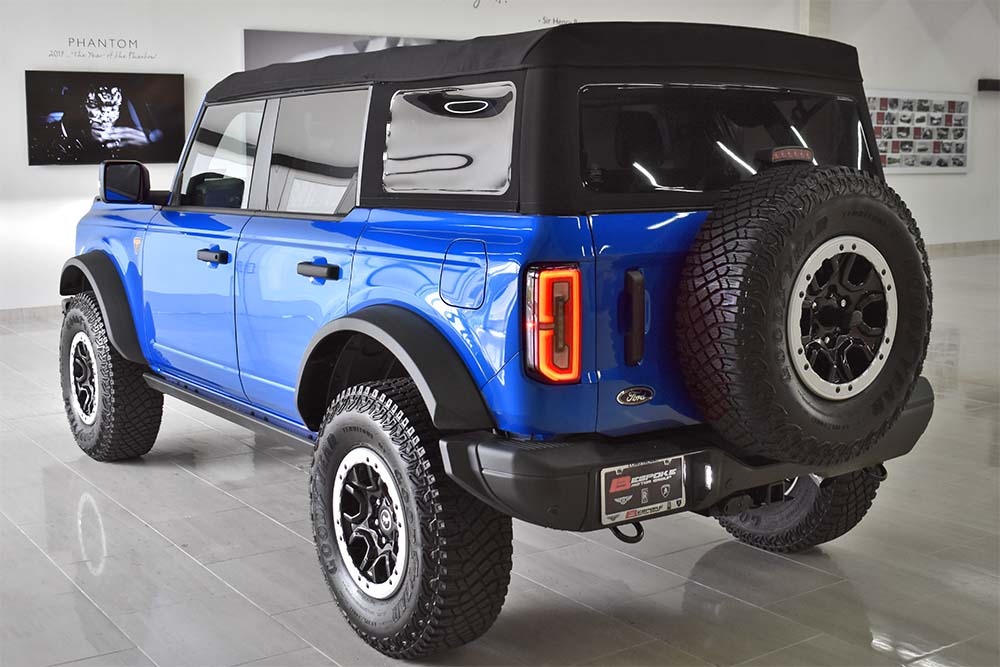 2022 Ford Bronco Image 2