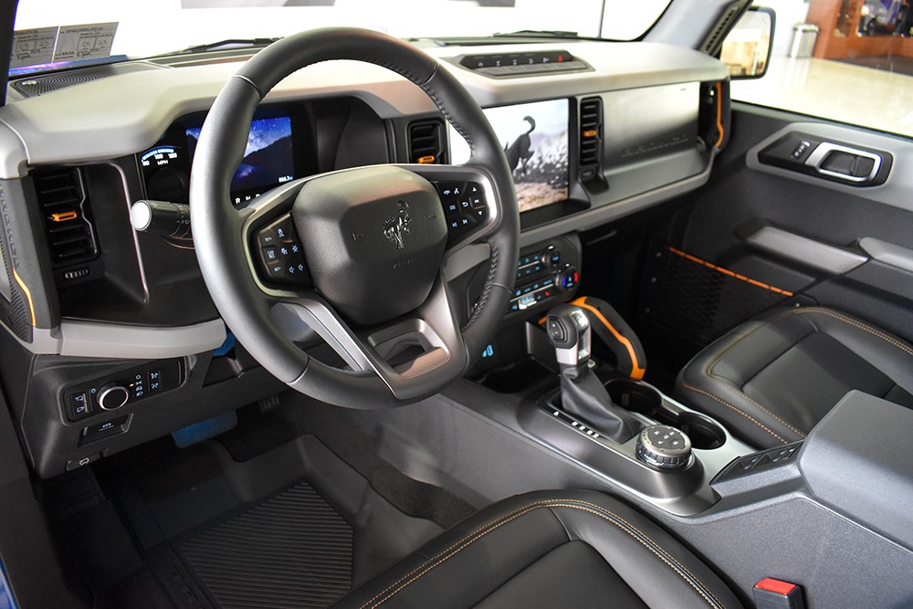 2022 Ford Bronco Image 3