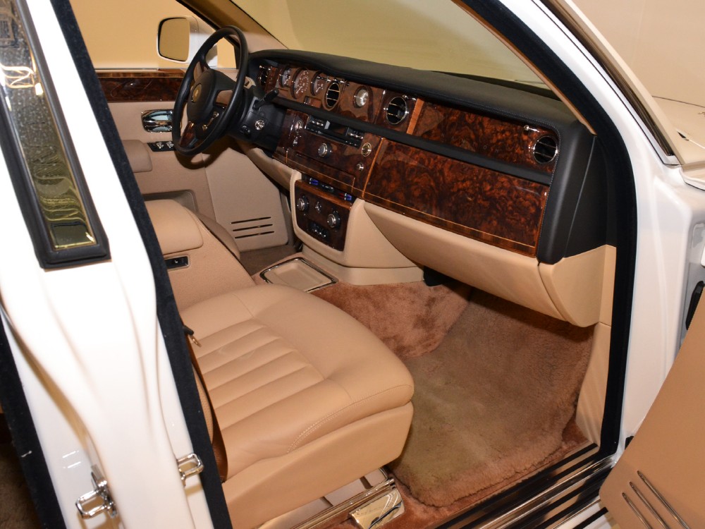 2010 Rolls-Royce Phantom Image 15