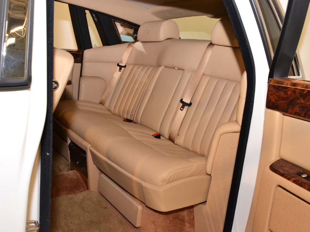 2010 Rolls-Royce Phantom Image 19