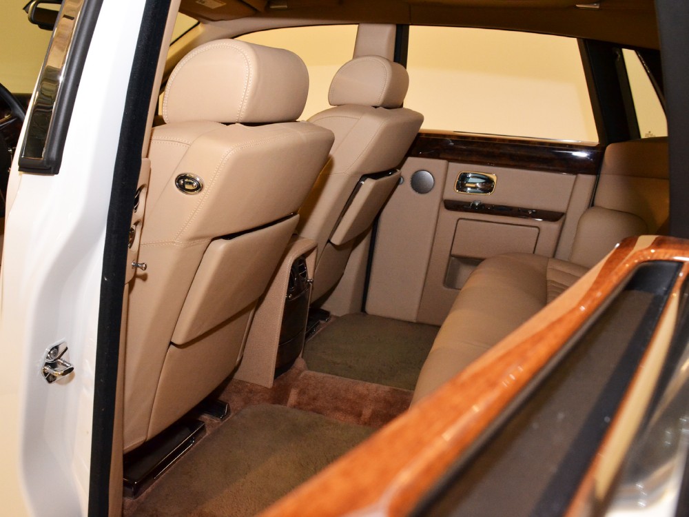 2010 Rolls-Royce Phantom Image 20