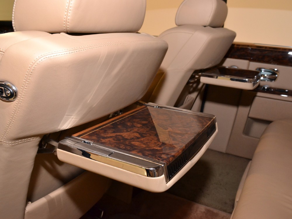 2010 Rolls-Royce Phantom Image 21