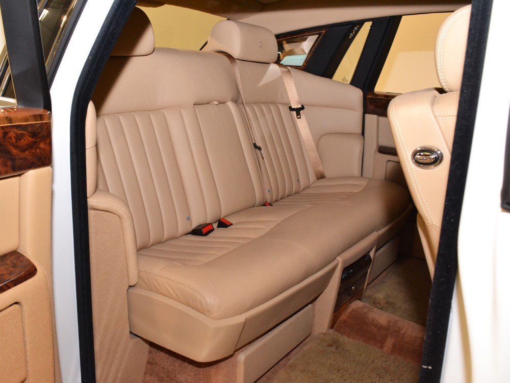 2010 Rolls-Royce Phantom Image 24