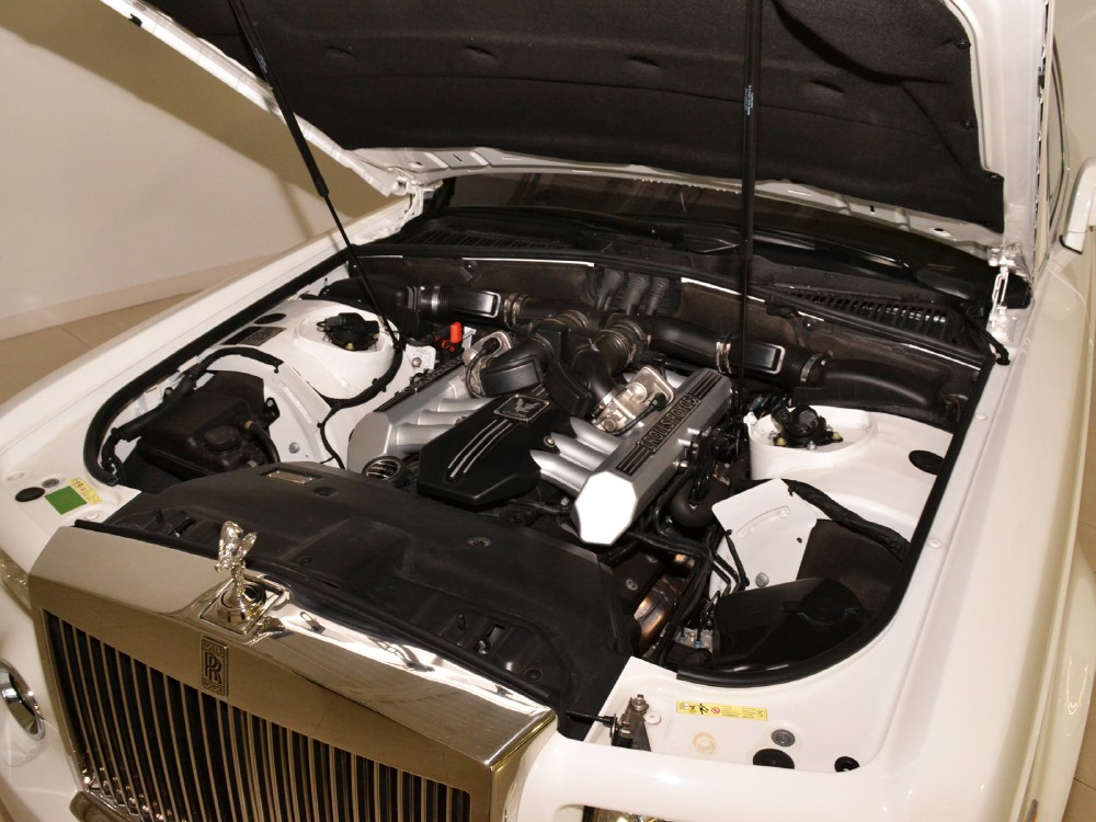 2010 Rolls-Royce Phantom Image 30