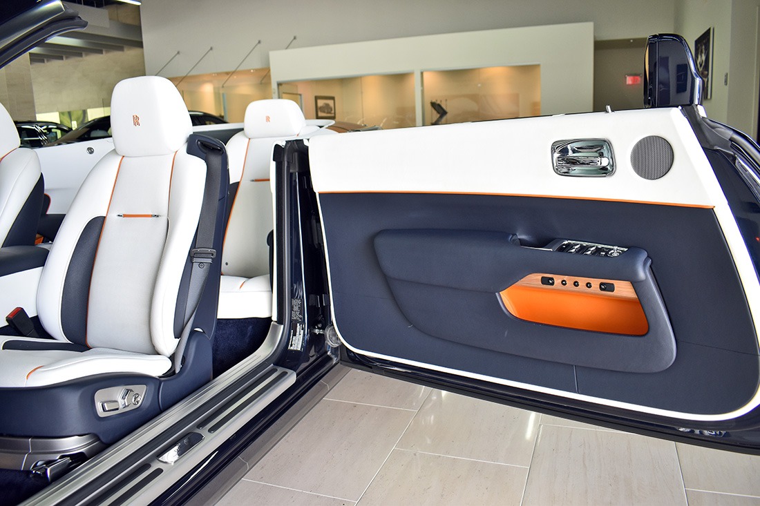2017 Rolls-Royce Dawn Image 12