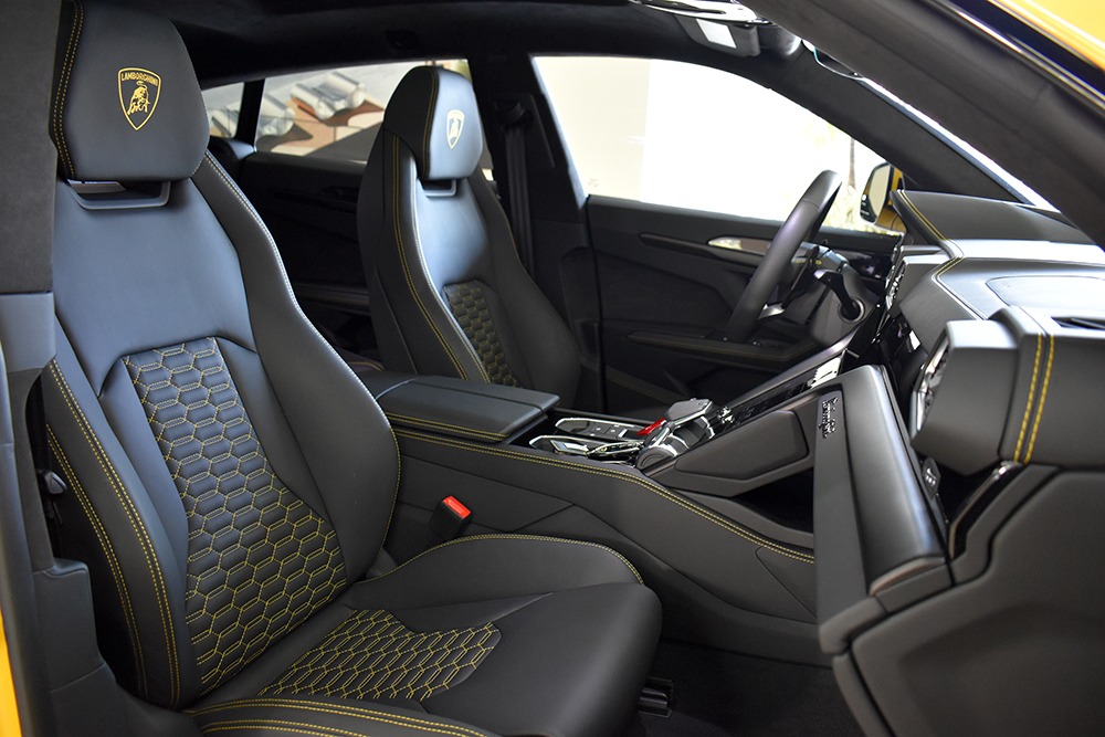 2022 Lamborghini Urus Image 4