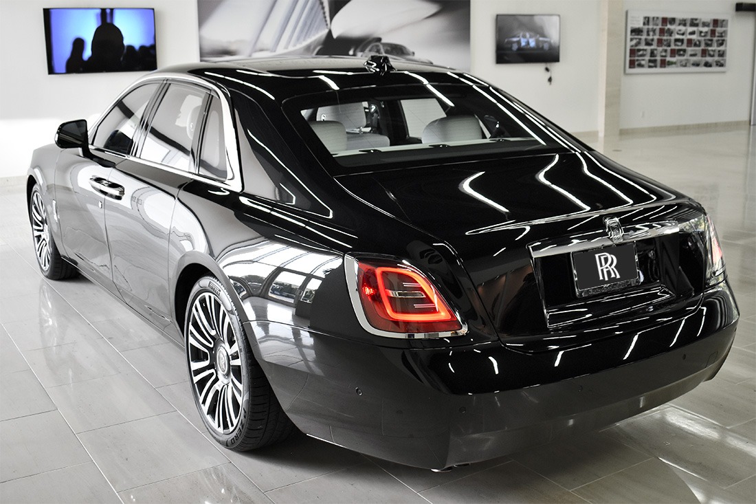 2022 Rolls-Royce Ghost Image 2