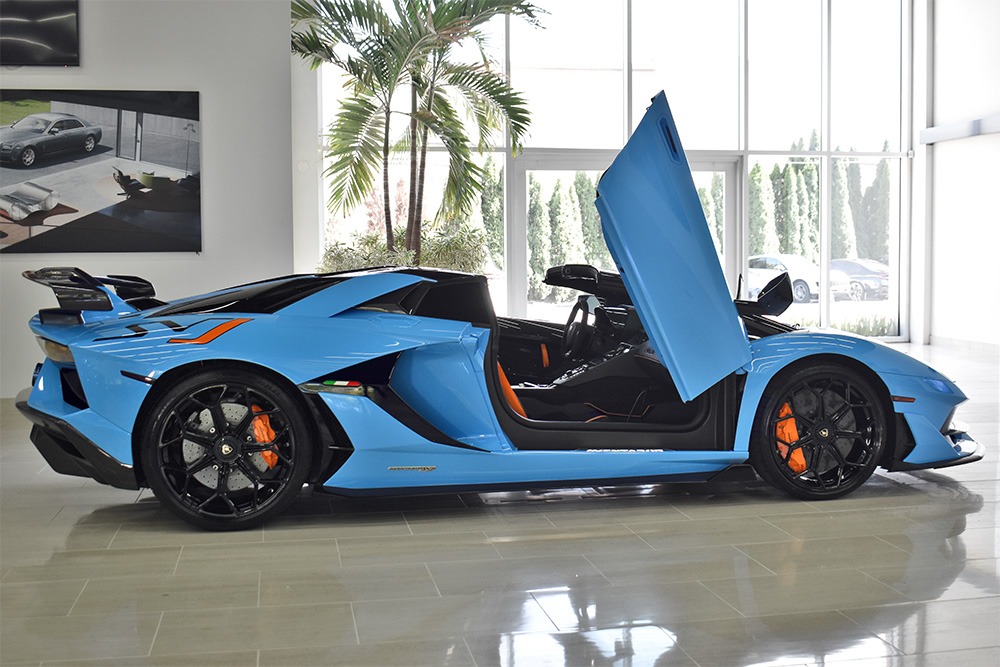 2020 Lamborghini Aventador Image 6