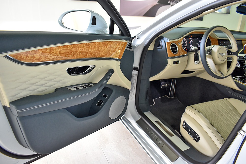 2020 Bentley Flying Spur Image 6