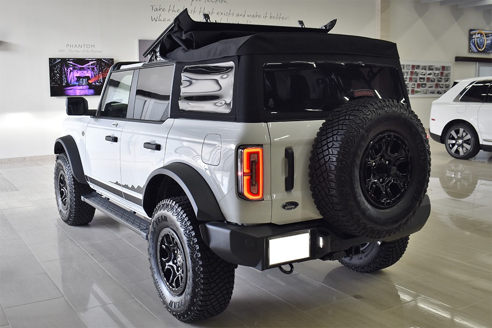 2022 Ford Bronco Image 2