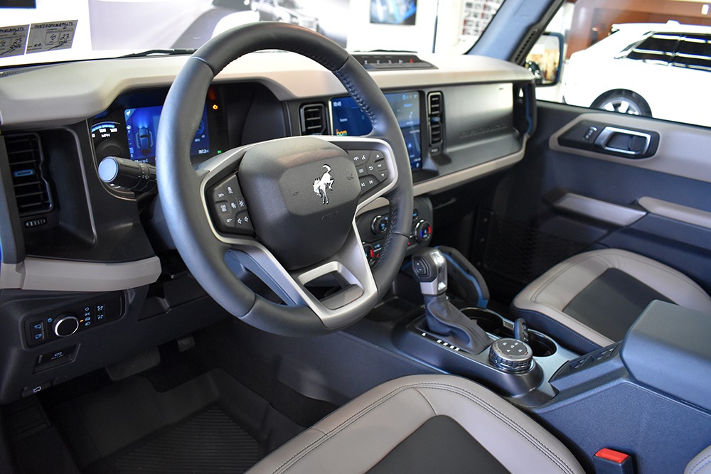 2022 Ford Bronco Image 3