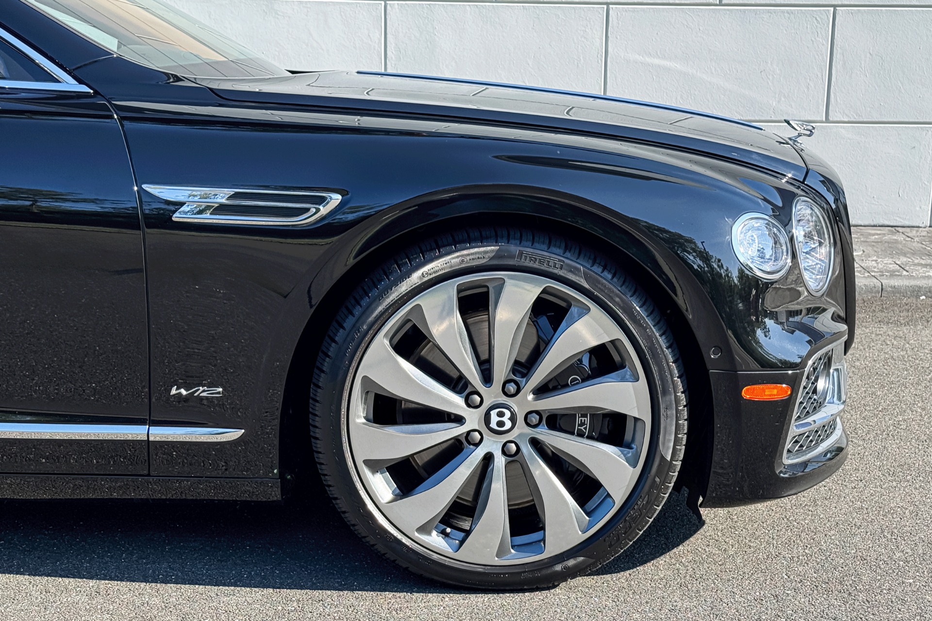 2020 Bentley Flying Spur Image 6