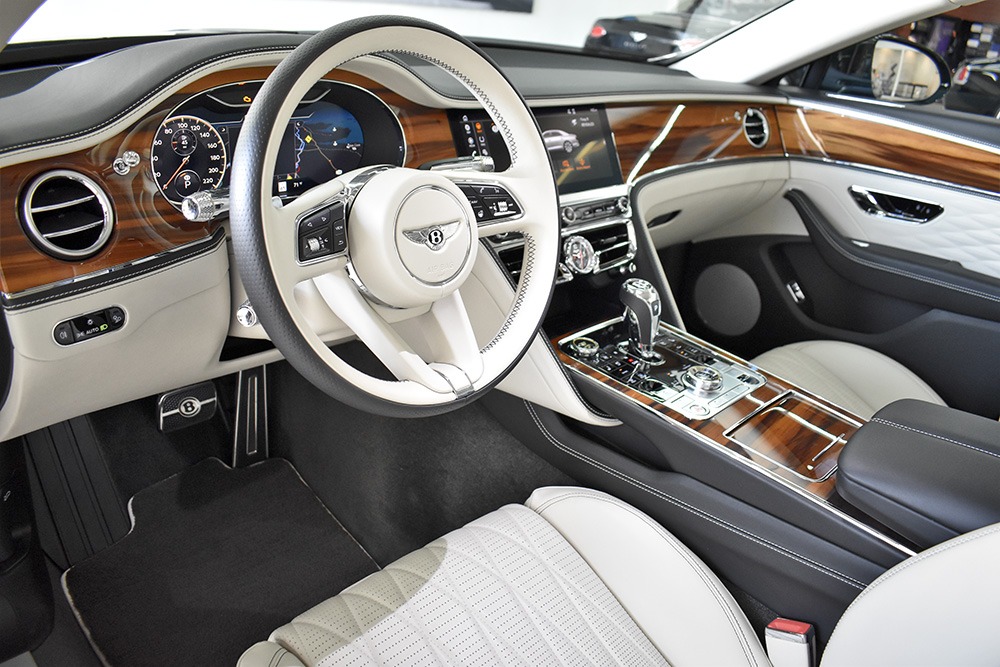 2022 Bentley Flying Spur Image 4