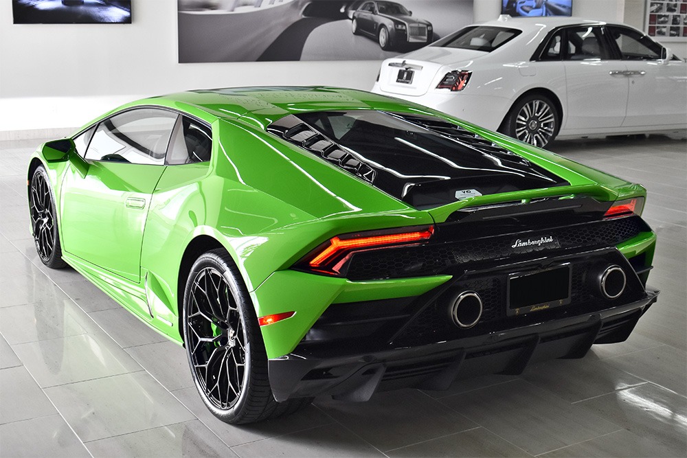 2022 Lamborghini Huracan Image 2
