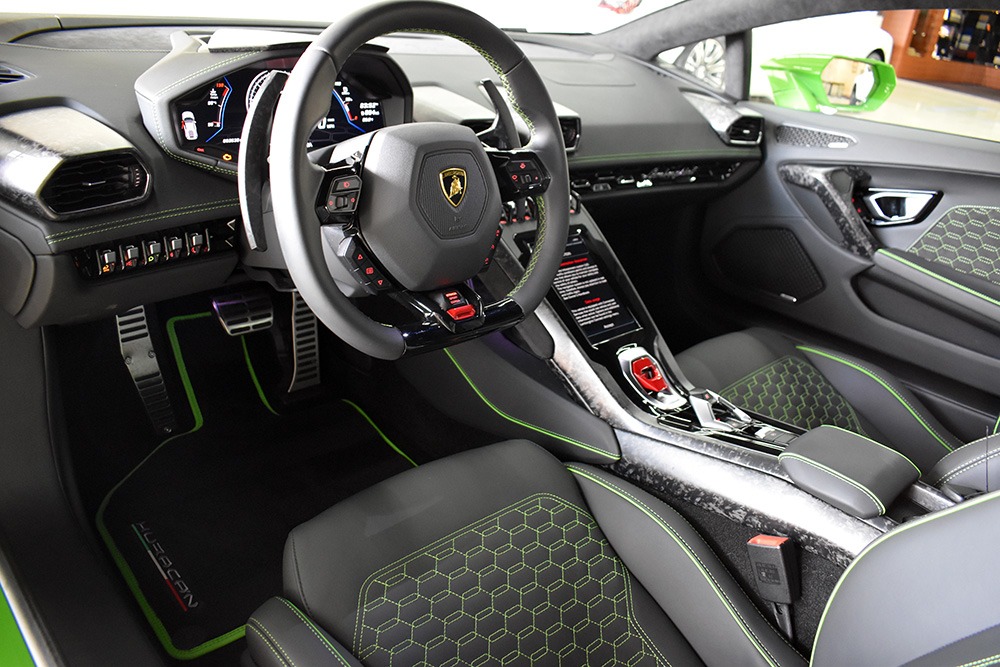 2022 Lamborghini Huracan Image 3