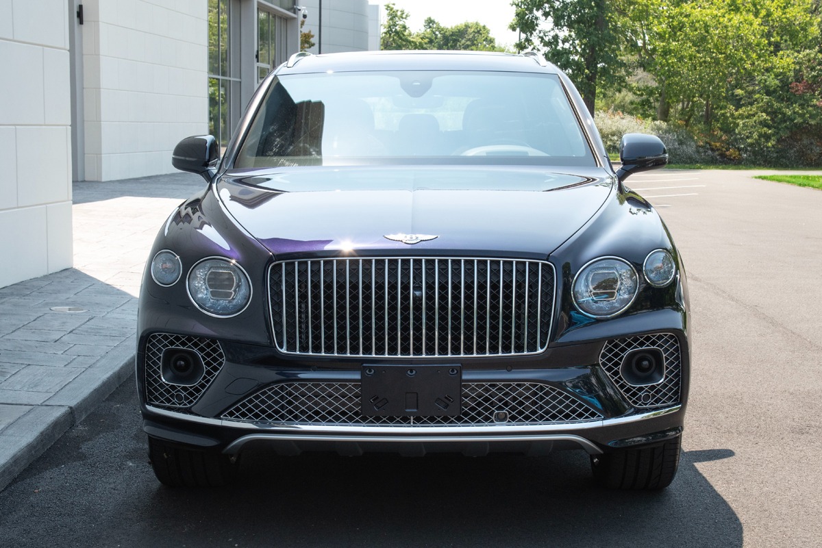 2023 Bentley Bentayga Image 10