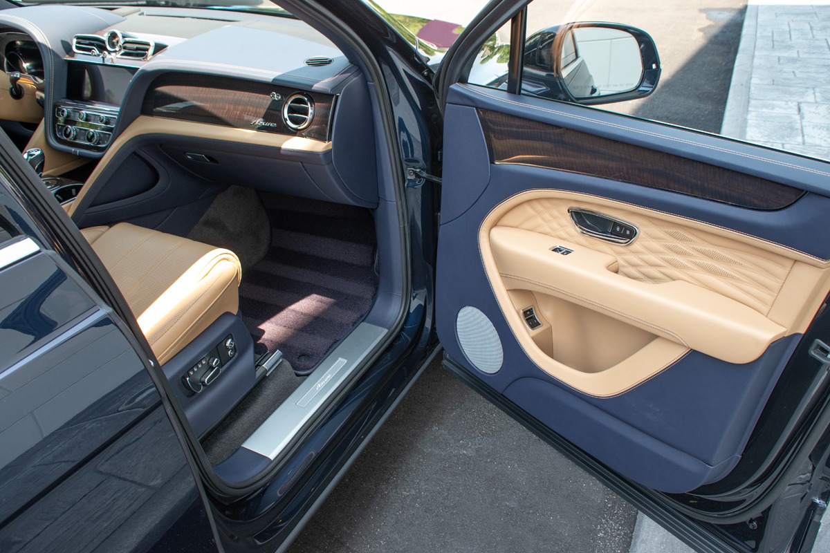 2023 Bentley Bentayga Image 19