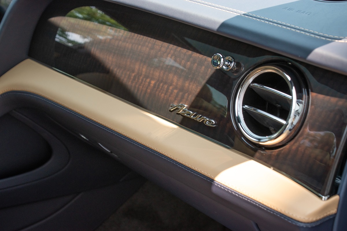 2023 Bentley Bentayga Image 22