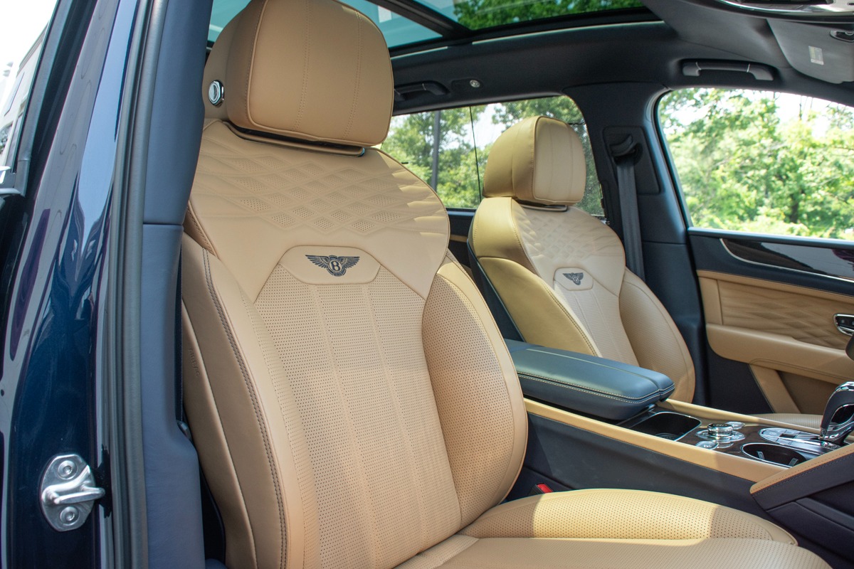 2023 Bentley Bentayga Image 23