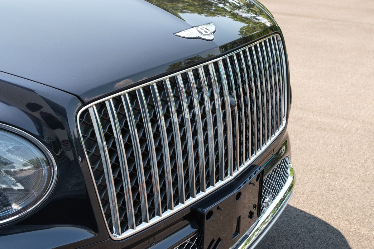 2023 Bentley Bentayga Image 30