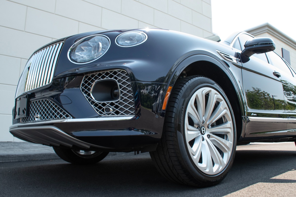 2023 Bentley Bentayga Image 34