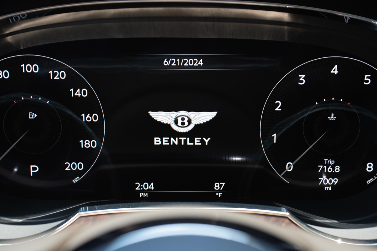 2023 Bentley Bentayga Image 35