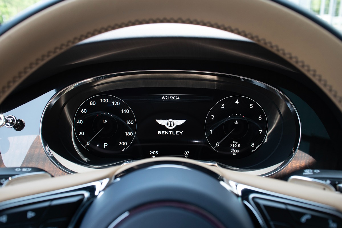 2023 Bentley Bentayga Image 36