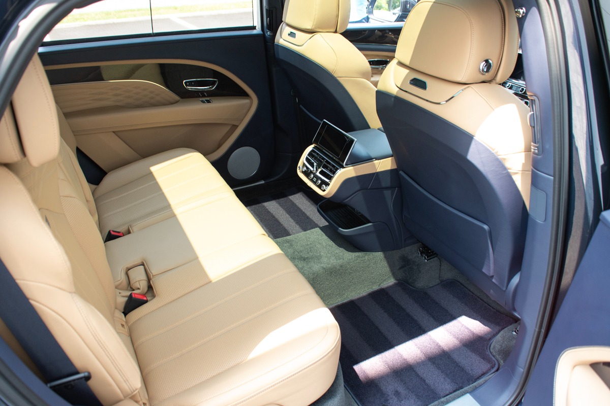 2023 Bentley Bentayga Image 41
