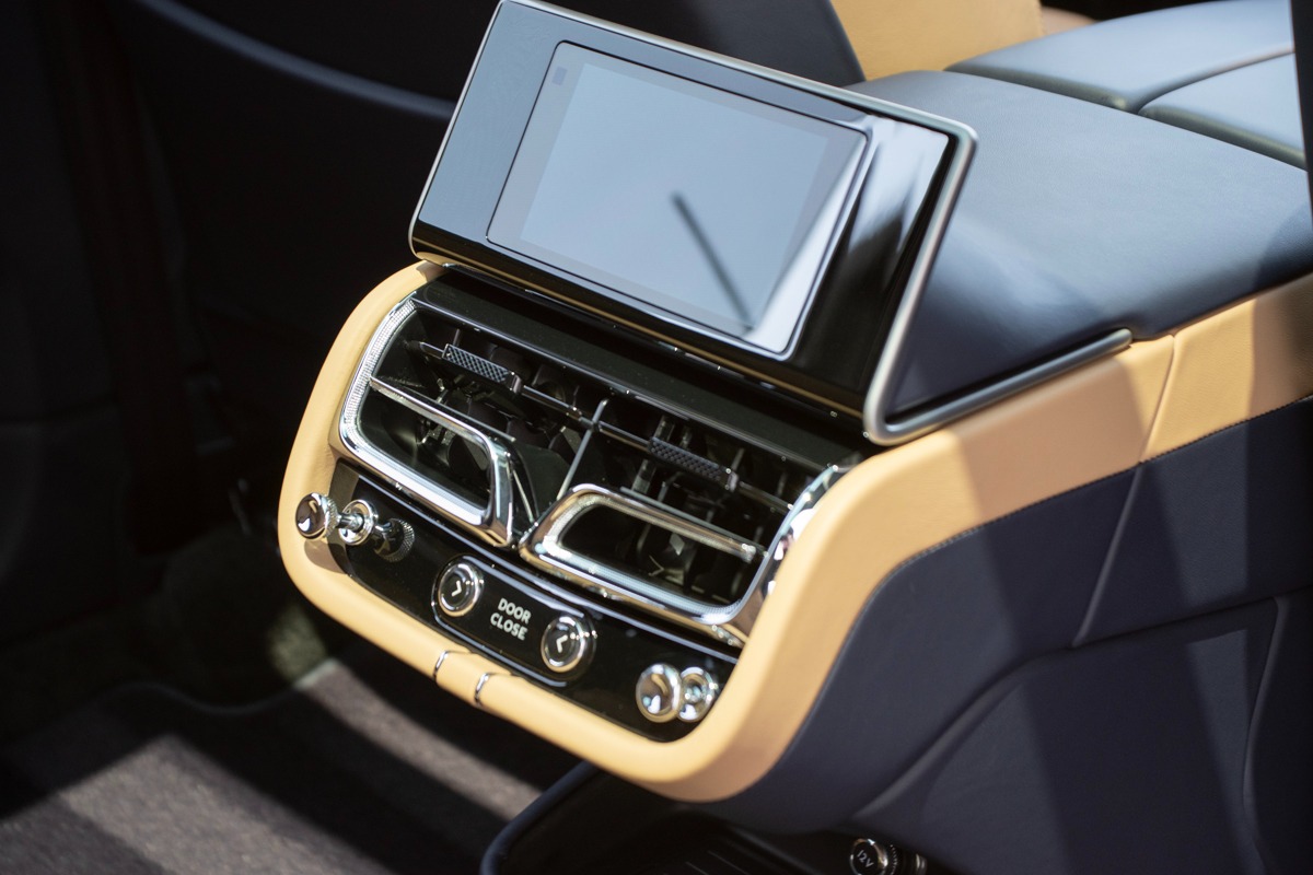 2023 Bentley Bentayga Image 42