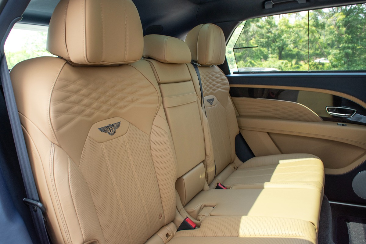 2023 Bentley Bentayga Image 43