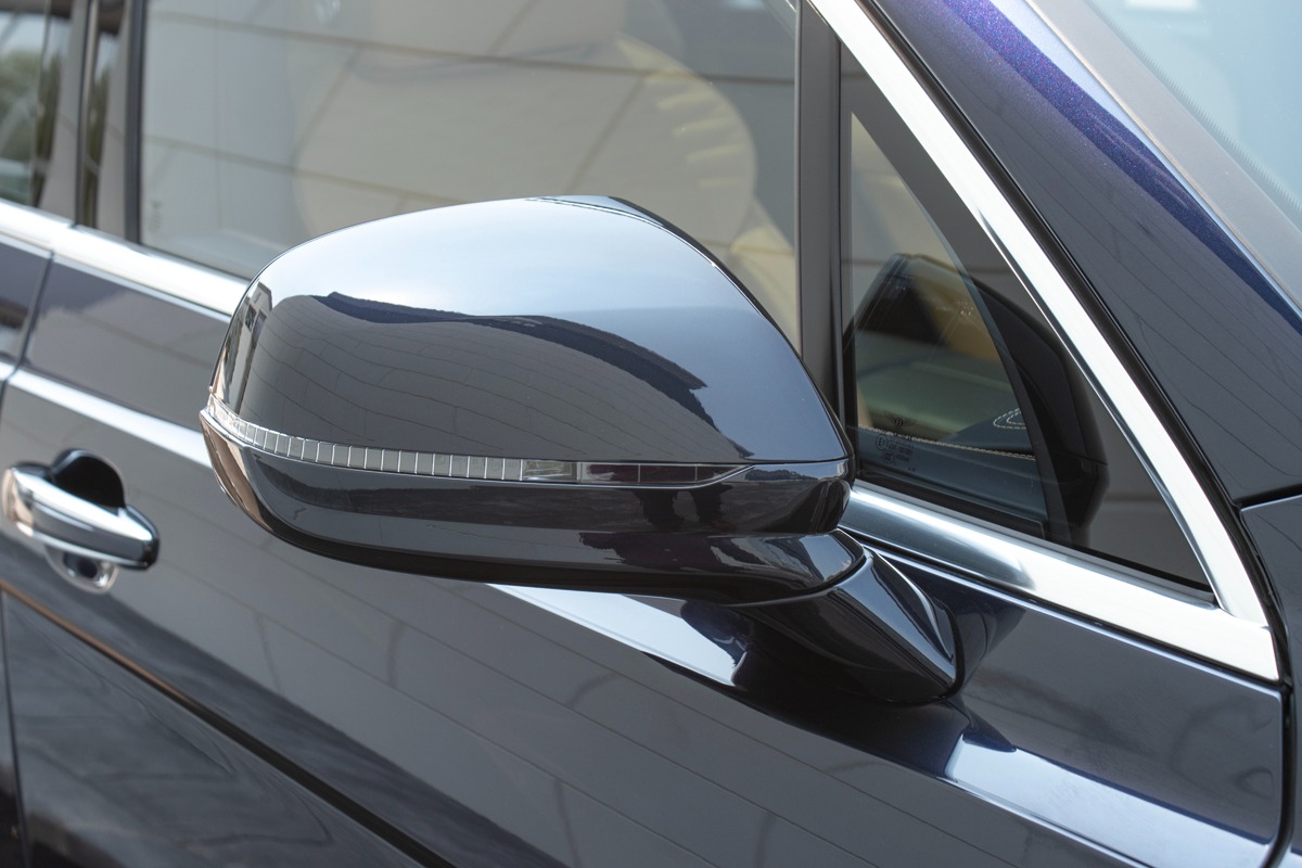2023 Bentley Bentayga Image 48