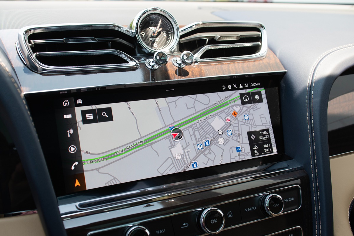 2023 Bentley Bentayga Image 9