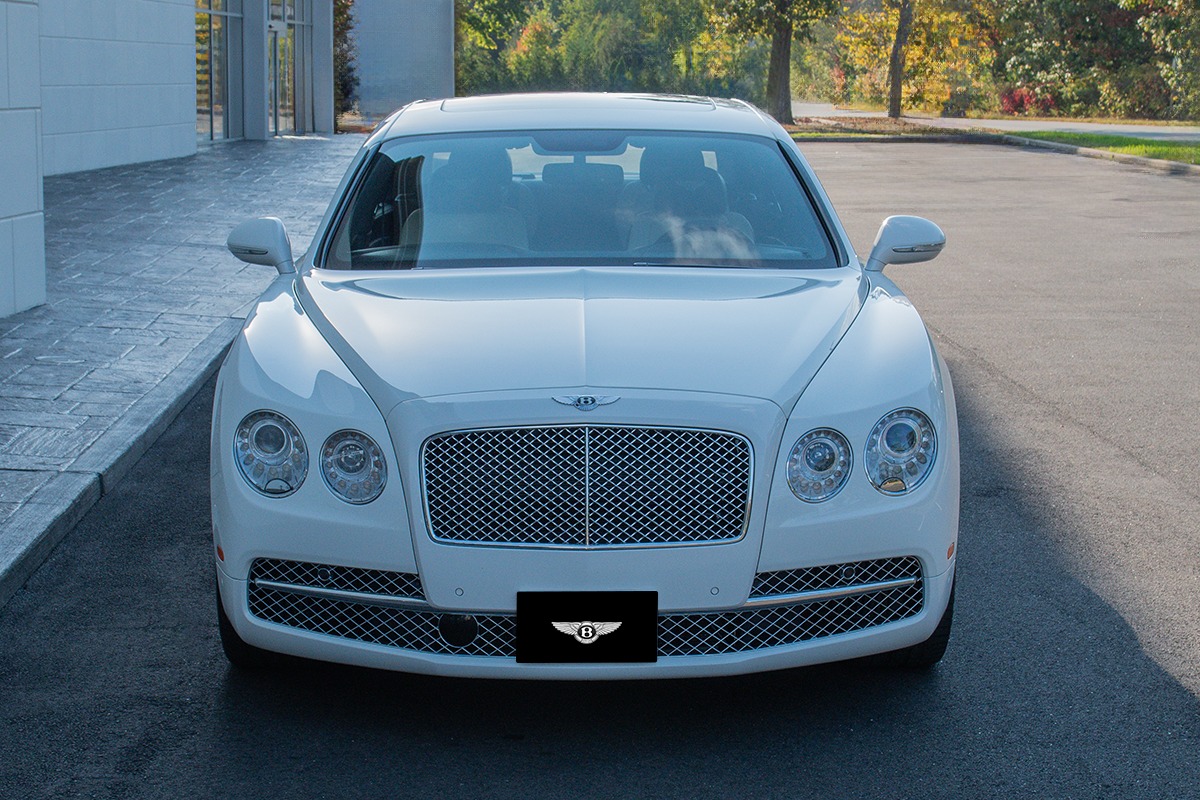 2018 Bentley Flying Spur Image 2
