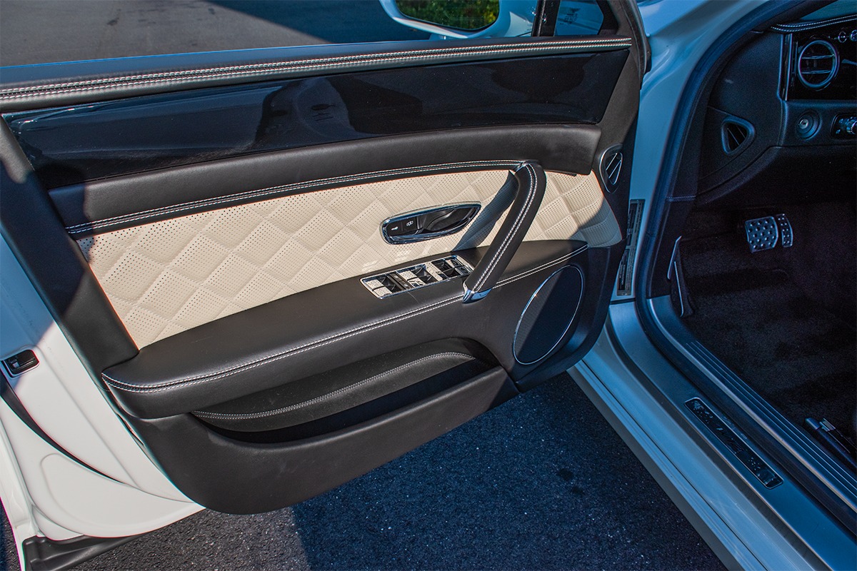 2018 Bentley Flying Spur Image 8