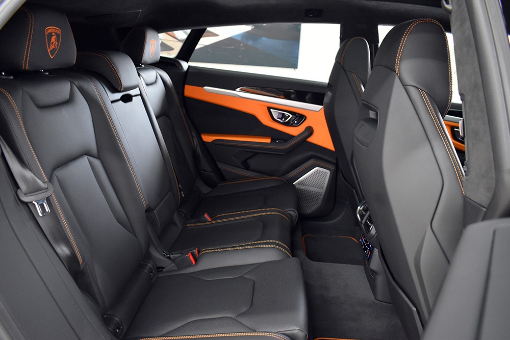 2021 Lamborghini Urus Image 10