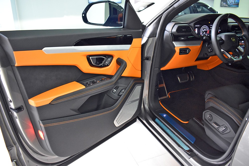 2021 Lamborghini Urus Image 7