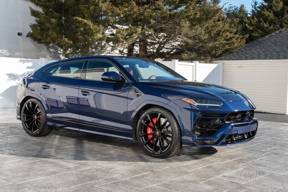 2022 Lamborghini Urus Image 10