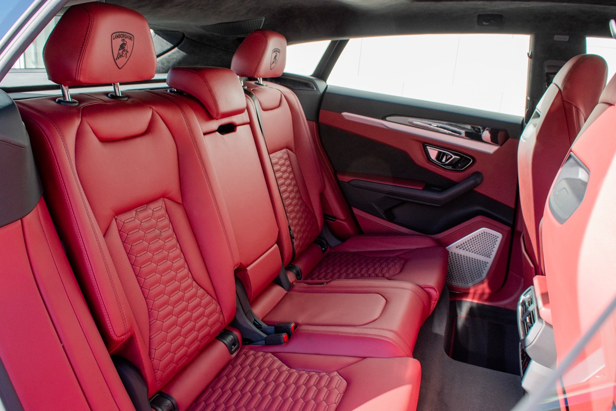2022 Lamborghini Urus Image 13