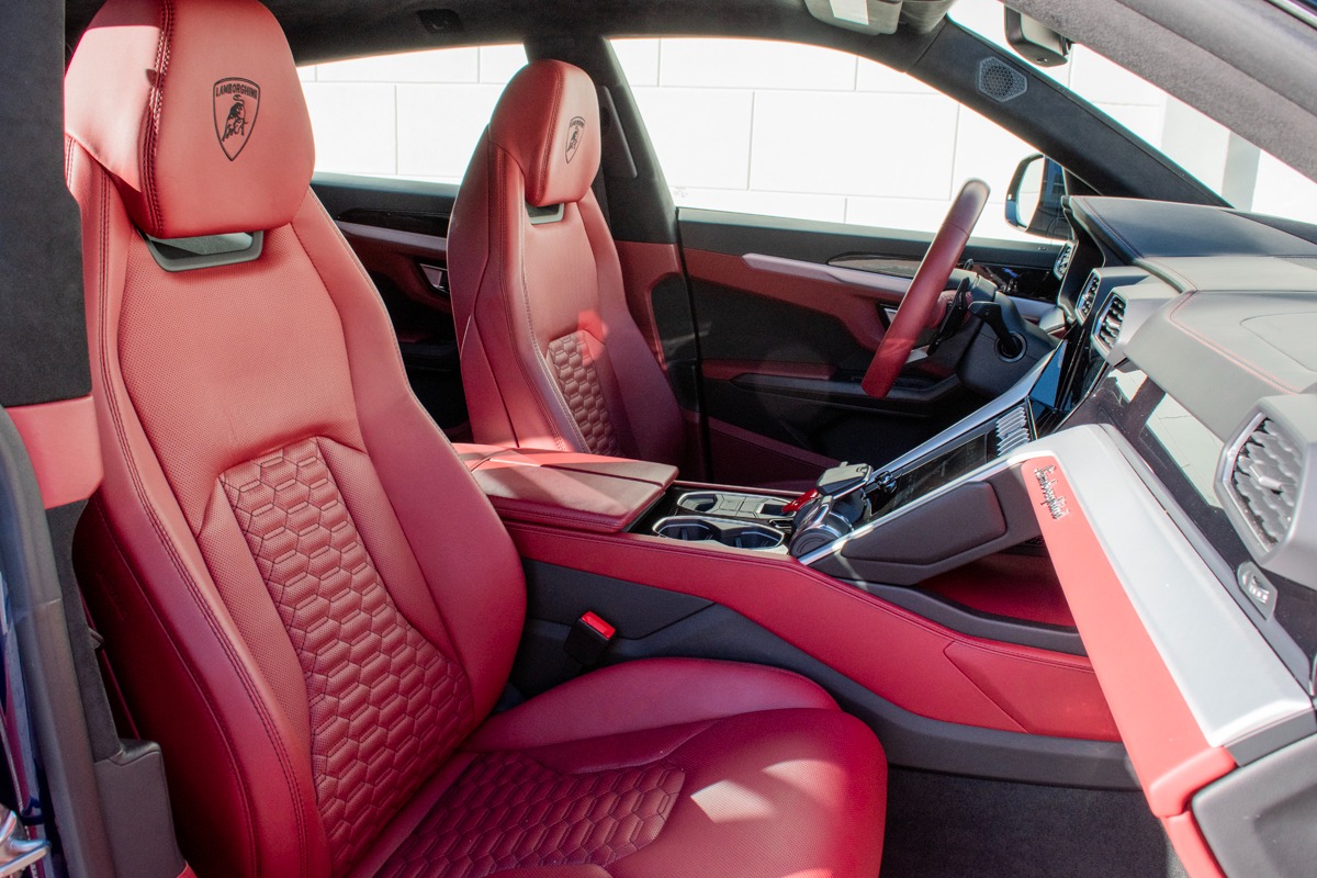 2022 Lamborghini Urus Image 6