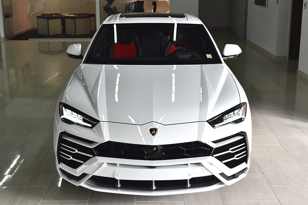 2022 Lamborghini Urus Image 10