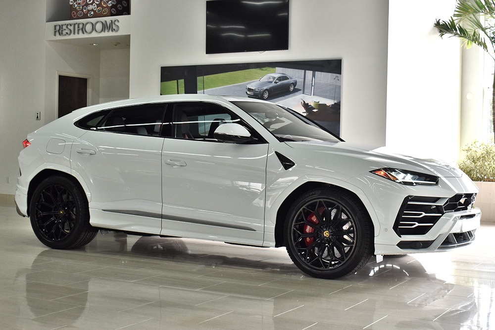 2022 Lamborghini Urus Image 5