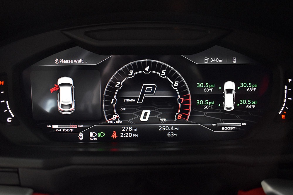 2022 Lamborghini Urus Image 7