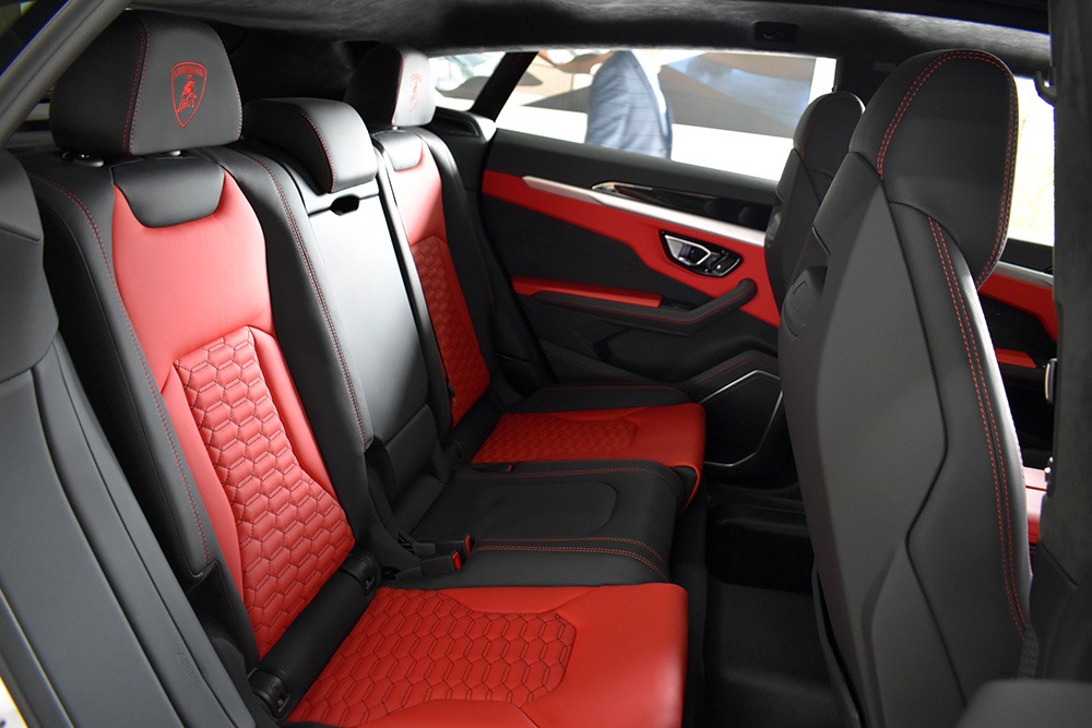 2022 Lamborghini Urus Image 9
