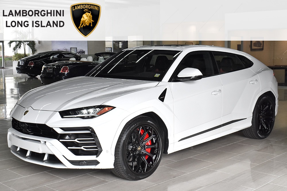 2022 Lamborghini Urus Image 1