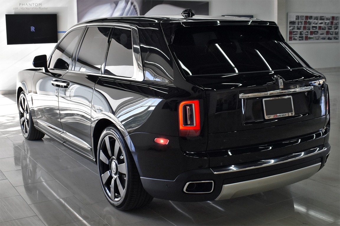 2021 Rolls-Royce Cullinan Image 2