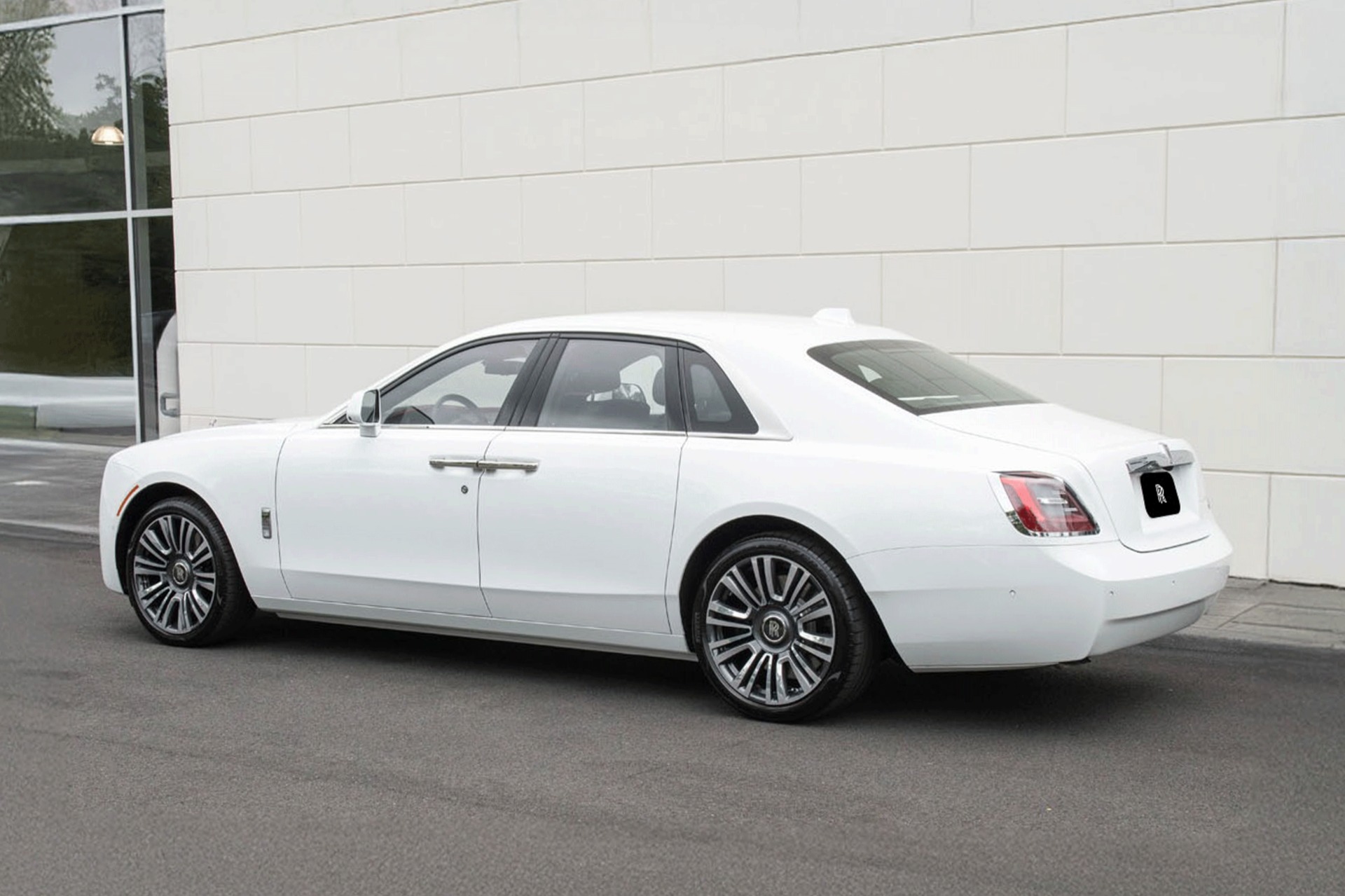 2023 Rolls-Royce Ghost Image 2