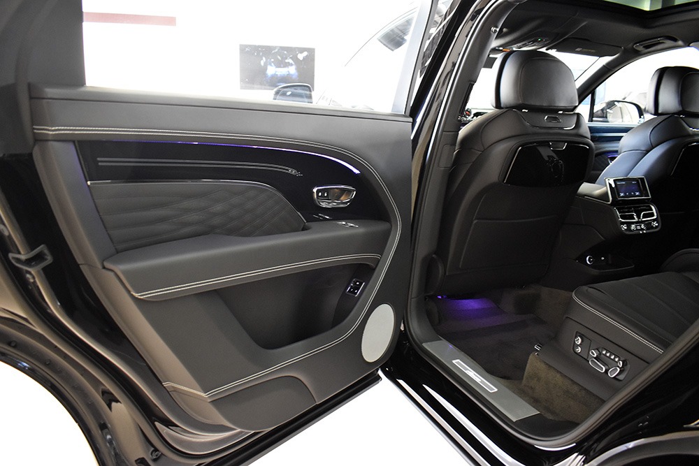 2023 Bentley Bentayga EWB Image 12
