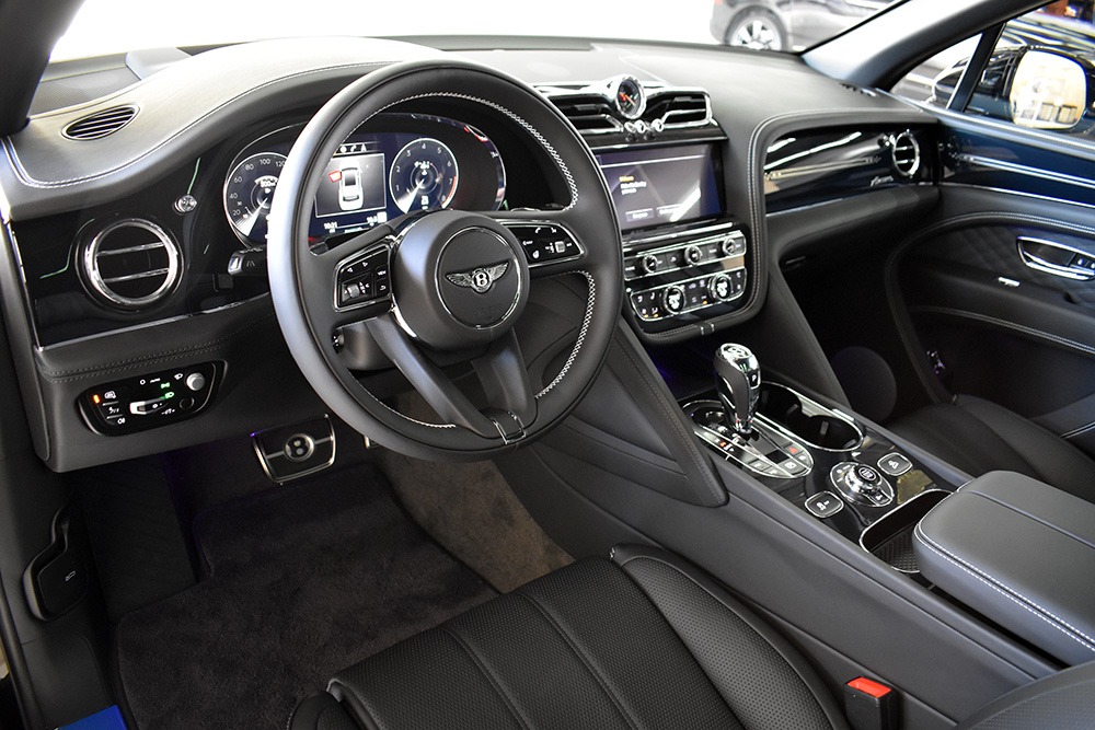 2023 Bentley Bentayga EWB Image 3