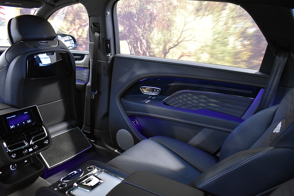 2023 Bentley Bentayga EWB Image 9